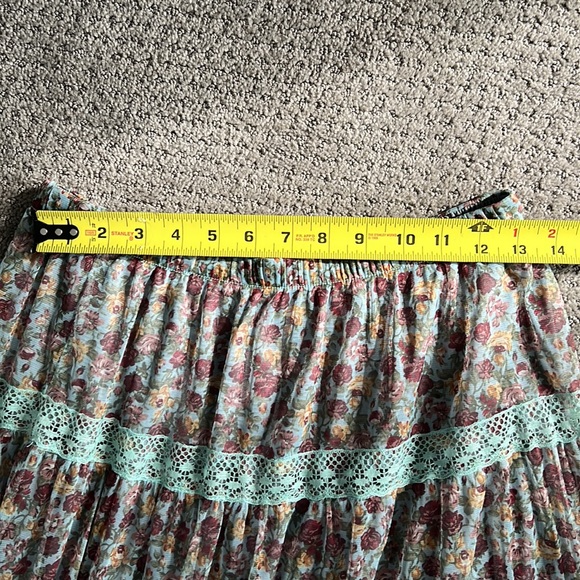 Fun Flowered Midi Green Flower Skirt - Picture 4 of 6